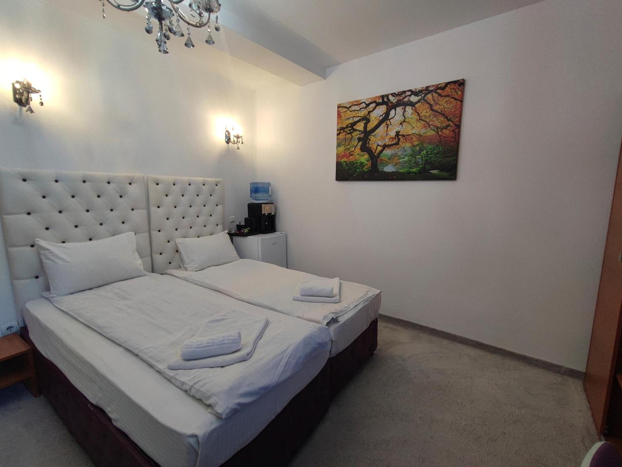 Iris Boutique Therme & Bucharest Otopeni Airport Экстерьер фото