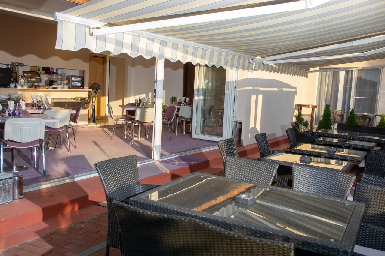 Iris Boutique Therme & Bucharest Otopeni Airport Экстерьер фото